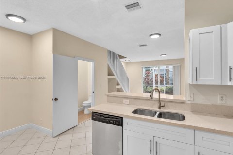 Touwnhouse à louer à Weston, Floride: 2 chambres, 105.07 m2 № 2001927 - photo 9