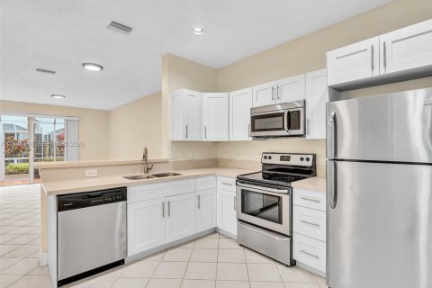 Touwnhouse à louer à Weston, Floride: 2 chambres, 105.07 m2 № 2001927 - photo 6