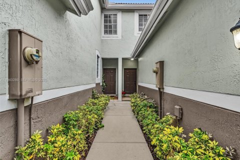 Touwnhouse à louer à Weston, Floride: 2 chambres, 105.07 m2 № 2001927 - photo 4