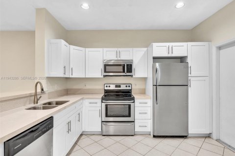 Touwnhouse à louer à Weston, Floride: 2 chambres, 105.07 m2 № 2001927 - photo 7