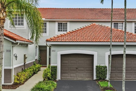 Touwnhouse à louer à Weston, Floride: 2 chambres, 105.07 m2 № 2001927 - photo 2