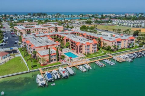 Copropriété à louer à Saint Pete Beach, Floride: 1 chambre, 59.92 m2 № 2384066 - photo 2