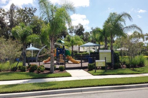House in Sarasota, Florida 2 bedrooms, 100.33 sq.m. № 2122931 - photo 16