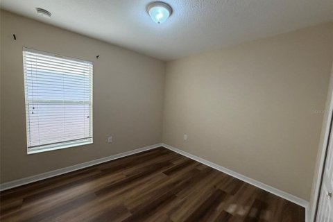 House in Sarasota, Florida 2 bedrooms, 100.33 sq.m. № 2122931 - photo 8