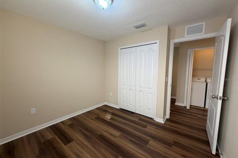 House in Sarasota, Florida 2 bedrooms, 100.33 sq.m. № 2122931 - photo 9