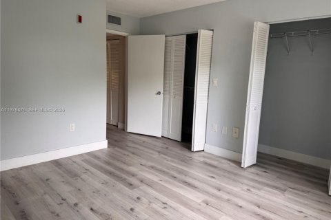 Condominio en alquiler en Doral, Florida, 1 dormitorio, 69.03 m2 № 2042675 - foto 4