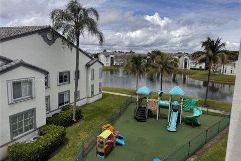 Condominio en alquiler en Doral, Florida, 1 dormitorio, 69.03 m2 № 2042675 - foto 12