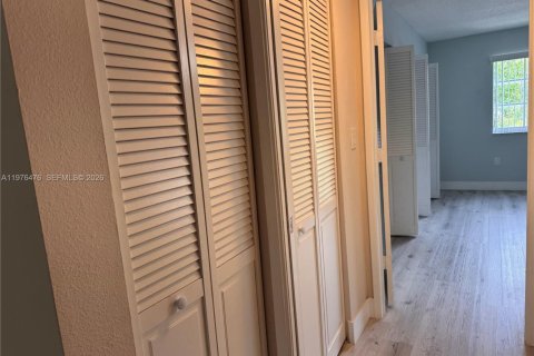 Condominio en alquiler en Doral, Florida, 1 dormitorio, 69.03 m2 № 2042675 - foto 13