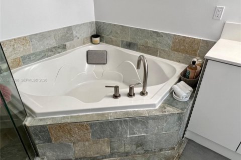 Снять в аренду кондоминиум в Санрайз, Флорида 2 спальни, 108.23м2, № 2004480 - фото 24