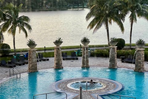 Снять в аренду кондоминиум в Санрайз, Флорида 2 спальни, 108.23м2, № 2004480 - фото 3