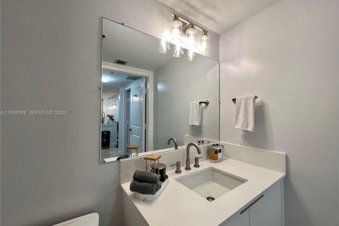 Снять в аренду кондоминиум в Санрайз, Флорида 2 спальни, 108.23м2, № 2004480 - фото 28