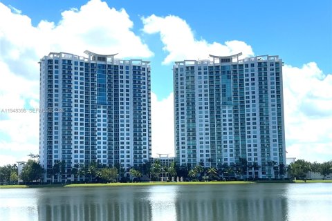 Снять в аренду кондоминиум в Санрайз, Флорида 2 спальни, 108.23м2, № 2004480 - фото 4