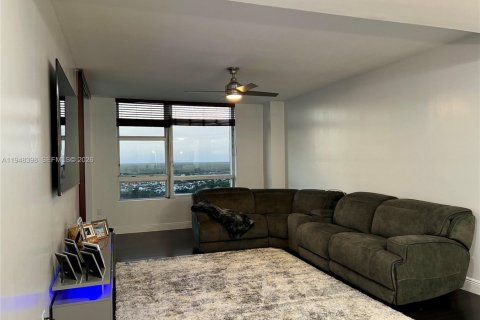 Снять в аренду кондоминиум в Санрайз, Флорида 2 спальни, 108.23м2, № 2004480 - фото 16
