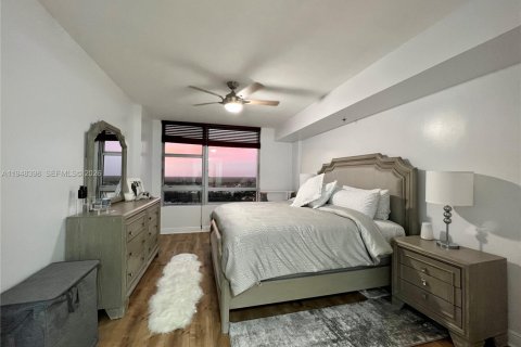 Снять в аренду кондоминиум в Санрайз, Флорида 2 спальни, 108.23м2, № 2004480 - фото 17