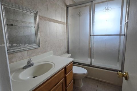 Copropriété à louer à Miami, Floride: 3 chambres, 88.44 m2 № 2000208 - photo 5