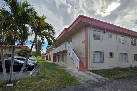 Copropriété à louer à Miami, Floride: 3 chambres, 88.44 m2 № 2000208 - photo 9