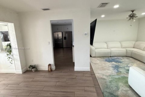 Купить виллу или дом в Санрайз, Флорида 3 спальни, 142.79м2, № 1949369 - фото 11