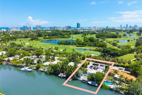 Villa ou maison à vendre à Miami Beach, Floride: 3 chambres, 291.25 m2 № 1957764 - photo 2