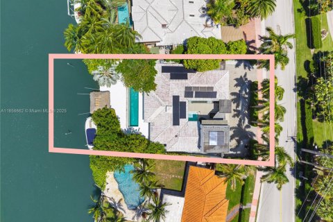 Villa ou maison à vendre à Miami Beach, Floride: 3 chambres, 291.25 m2 № 1957764 - photo 11