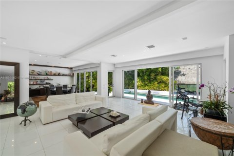 Villa ou maison à vendre à Miami Beach, Floride: 3 chambres, 291.25 m2 № 1957764 - photo 24