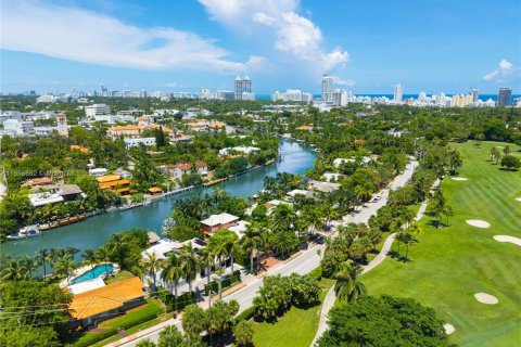 Villa ou maison à vendre à Miami Beach, Floride: 3 chambres, 291.25 m2 № 1957764 - photo 12