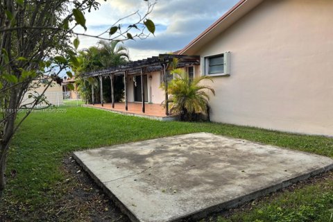 Villa ou maison à vendre à Miami, Floride: 5 chambres, 224.27 m2 № 1970126 - photo 10