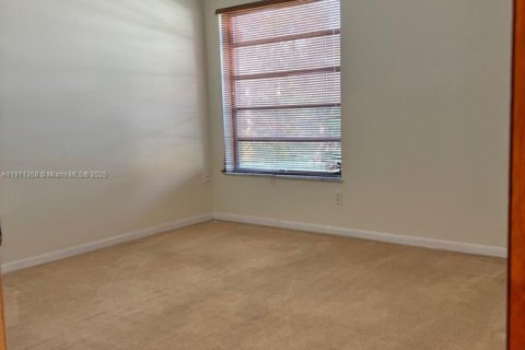 Villa ou maison à vendre à Miami, Floride: 5 chambres, 224.27 m2 № 1970126 - photo 26