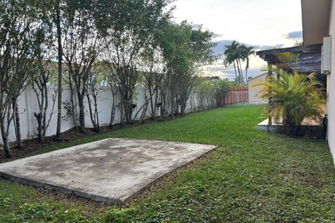 Villa ou maison à vendre à Miami, Floride: 5 chambres, 224.27 m2 № 1970126 - photo 11