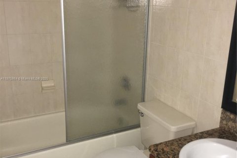 Copropriété à louer à Hialeah, Floride: 3 chambres, 102.19 m2 № 1927291 - photo 8