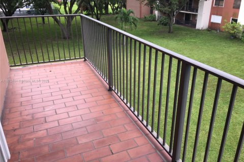 Copropriété à louer à Hialeah, Floride: 3 chambres, 102.19 m2 № 1927291 - photo 7