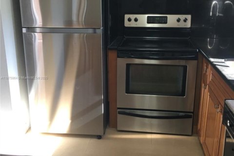 Copropriété à louer à Hialeah, Floride: 3 chambres, 102.19 m2 № 1927291 - photo 3