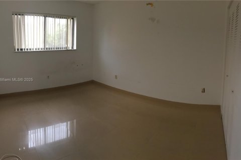 Copropriété à louer à Hialeah, Floride: 3 chambres, 102.19 m2 № 1927291 - photo 10