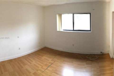 Copropriété à louer à Hialeah, Floride: 3 chambres, 102.19 m2 № 1927291 - photo 12