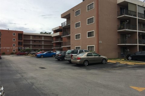 Copropriété à louer à Hialeah, Floride: 3 chambres, 102.19 m2 № 1927291 - photo 18