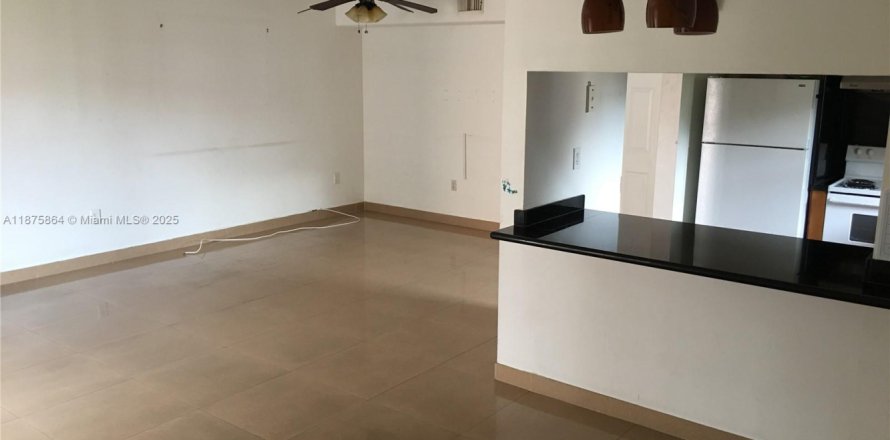 Condo à Hialeah, Floride, 3 chambres № 1927291