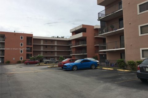 Copropriété à louer à Hialeah, Floride: 3 chambres, 102.19 m2 № 1927291 - photo 17