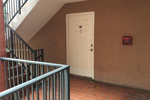 Copropriété à louer à Hialeah, Floride: 3 chambres, 102.19 m2 № 1927291 - photo 6