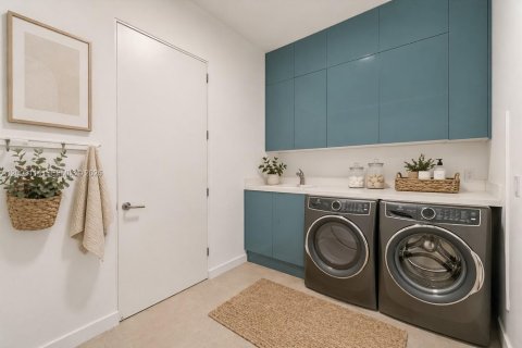 Condo in Miami, Florida, 4 bedrooms  № 2069623 - photo 20