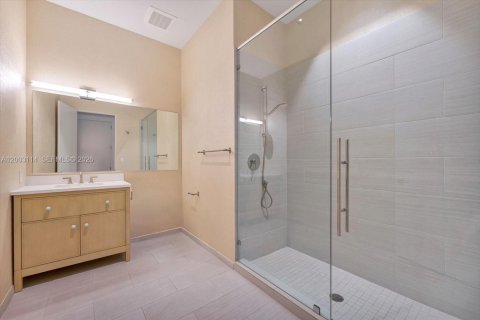 Condo in Miami, Florida, 4 bedrooms  № 2069623 - photo 17