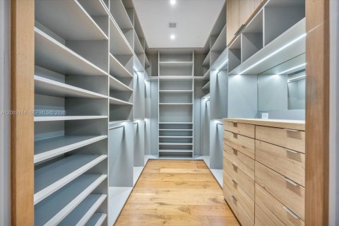 Condo in Miami, Florida, 4 bedrooms  № 2069623 - photo 9