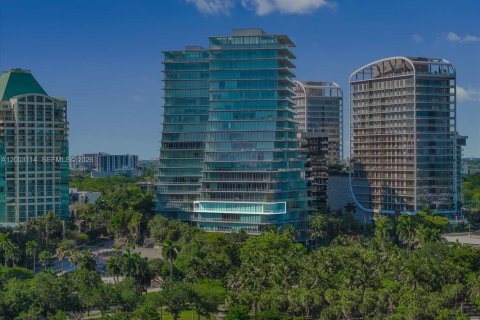 Condo in Miami, Florida, 4 bedrooms  № 2069623 - photo 30