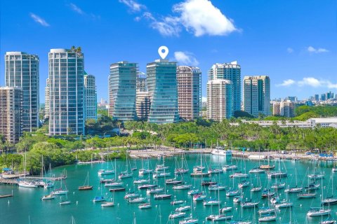 Condo in Miami, Florida, 4 bedrooms  № 2069623 - photo 27