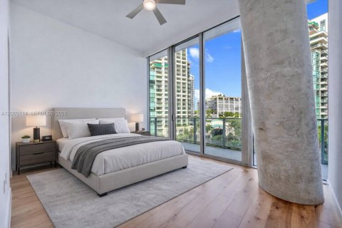 Condo in Miami, Florida, 4 bedrooms  № 2069623 - photo 15