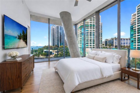 Condo in Miami, Florida, 4 bedrooms  № 2069623 - photo 13