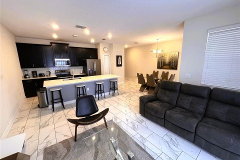 Townhouse in Davenport, Florida 4 bedrooms, 176.7 sq.m. № 2205259 - photo 16