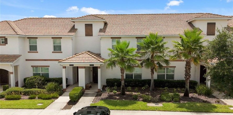 Townhouse in Davenport, Florida 4 bedrooms, 176.7 sq.m. № 2205259