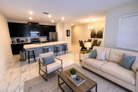 Townhouse in Davenport, Florida 4 bedrooms, 176.7 sq.m. № 2205259 - photo 15