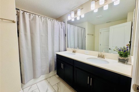 Townhouse in Davenport, Florida 4 bedrooms, 176.7 sq.m. № 2205259 - photo 20