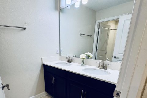 Townhouse in Davenport, Florida 4 bedrooms, 176.7 sq.m. № 2205259 - photo 27