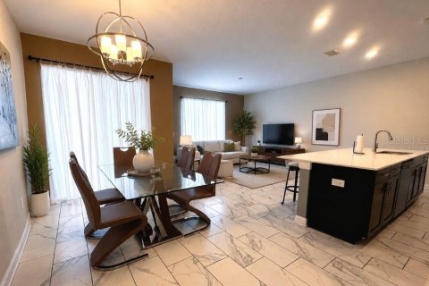 Townhouse in Davenport, Florida 4 bedrooms, 176.7 sq.m. № 2205259 - photo 3